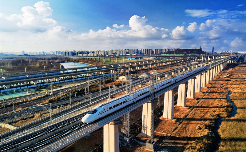 長三角鐵路暑運(yùn)圓滿收官，發(fā)送旅客近9400萬人次彰顯強(qiáng)大運(yùn)輸活力